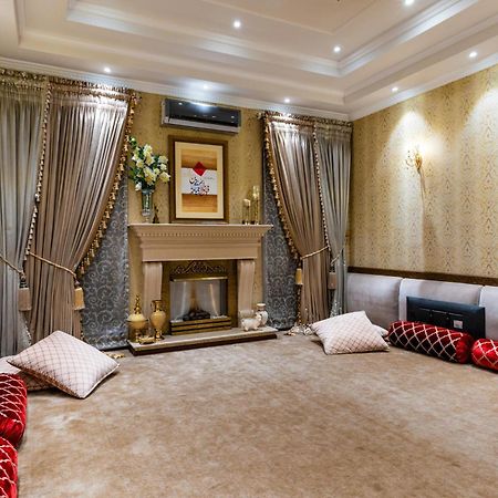 Hotel Luxe Manor Near Delhi Airport Yeni Delhi Dış mekan fotoğraf