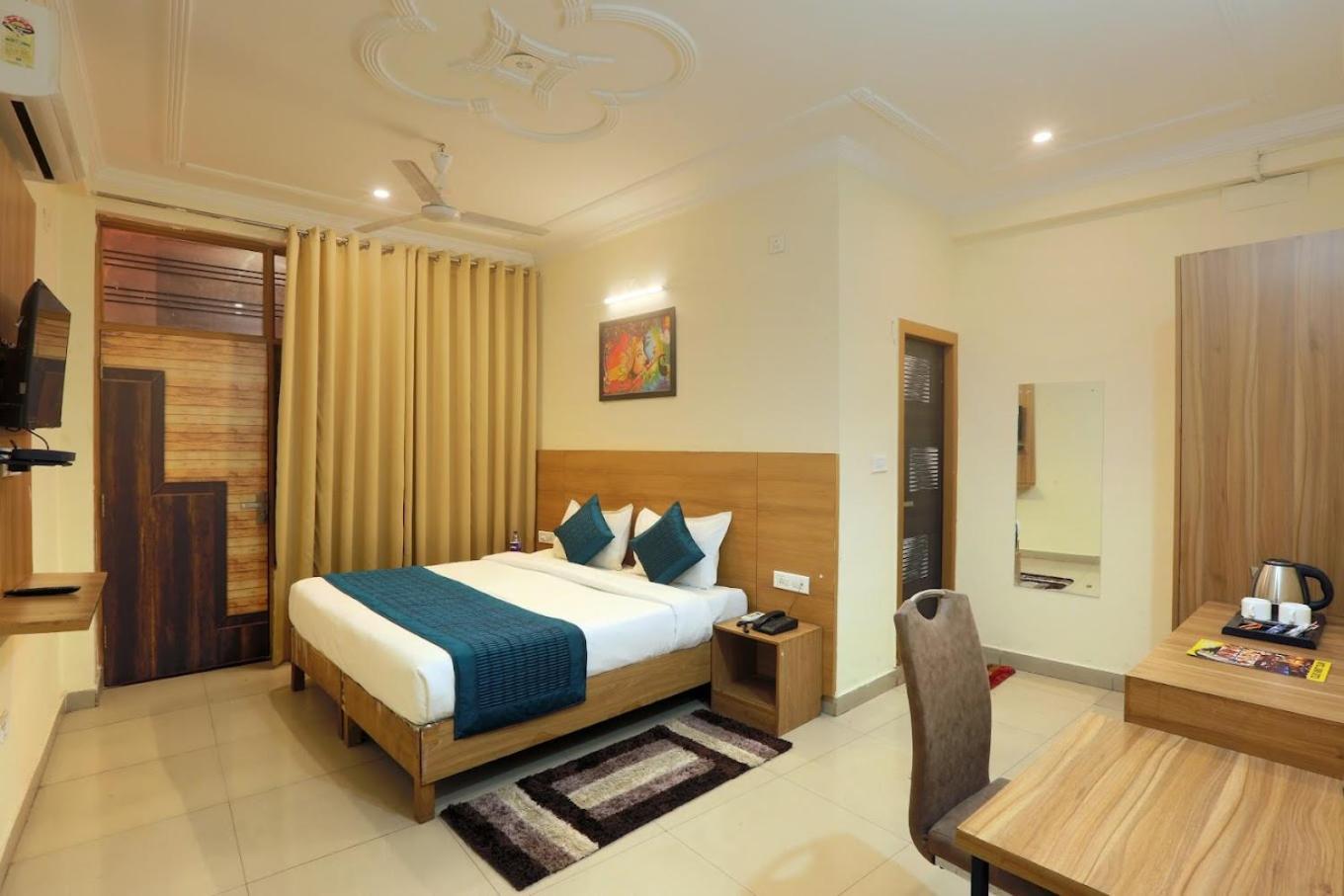 Hotel Luxe Manor Near Delhi Airport Yeni Delhi Dış mekan fotoğraf