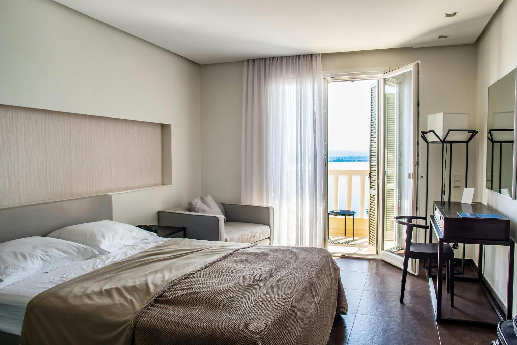 Hotel Luxe Manor Near Delhi Airport Yeni Delhi Dış mekan fotoğraf