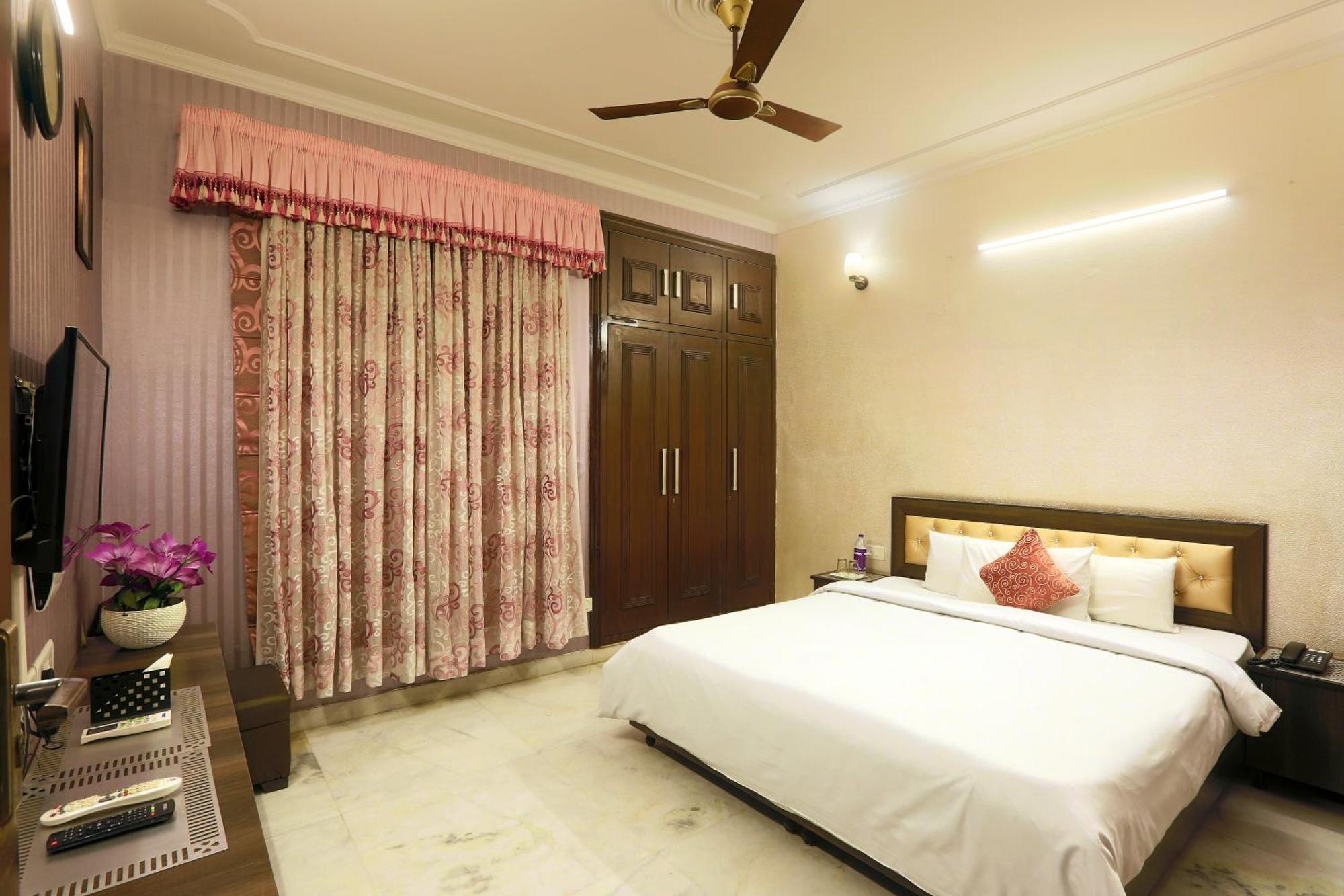Hotel Luxe Manor Near Delhi Airport Yeni Delhi Dış mekan fotoğraf