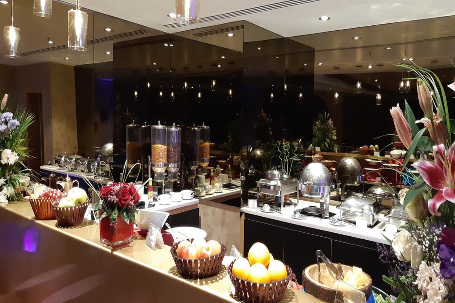 Hotel Luxe Manor Near Delhi Airport Yeni Delhi Dış mekan fotoğraf