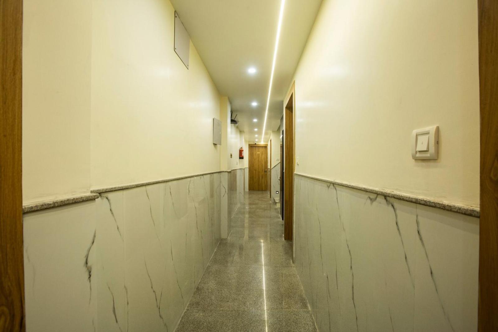 Hotel Luxe Manor Near Delhi Airport Yeni Delhi Dış mekan fotoğraf