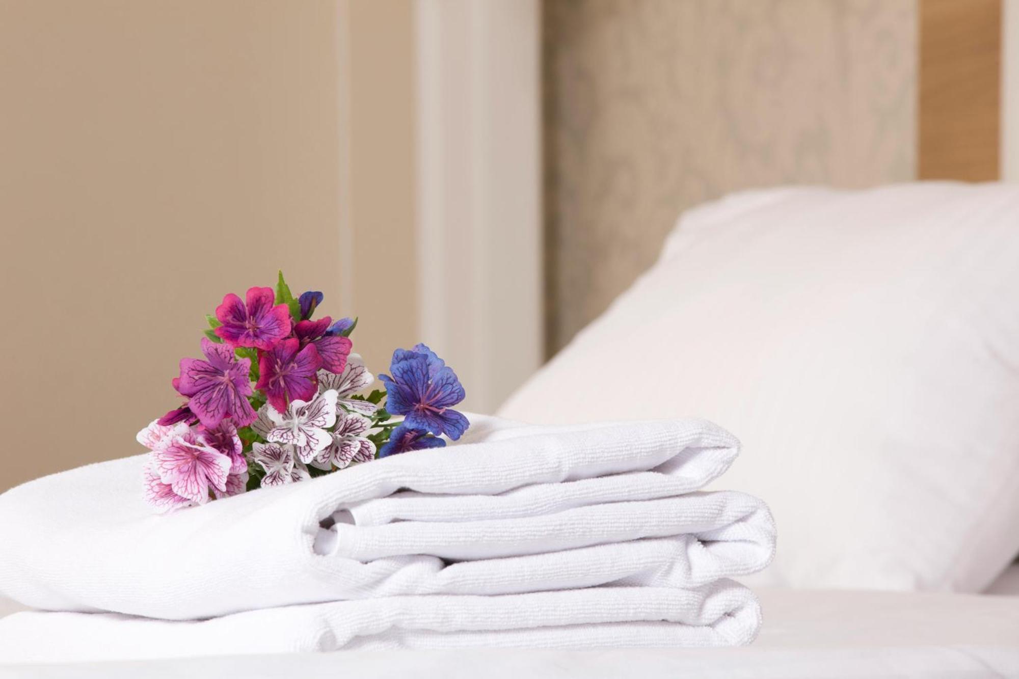 Hotel Luxe Manor Near Delhi Airport Yeni Delhi Dış mekan fotoğraf