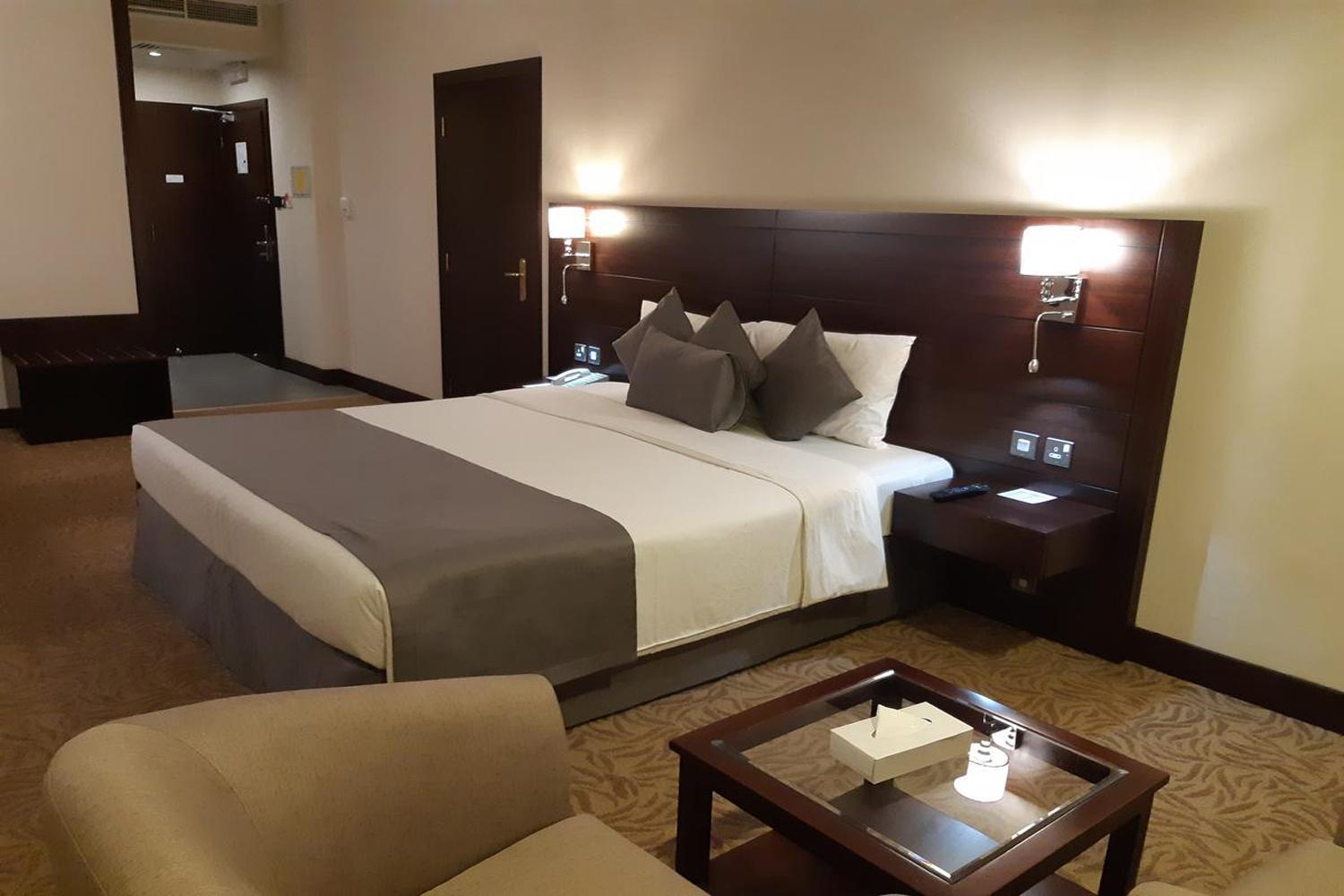 Hotel Luxe Manor Near Delhi Airport Yeni Delhi Dış mekan fotoğraf
